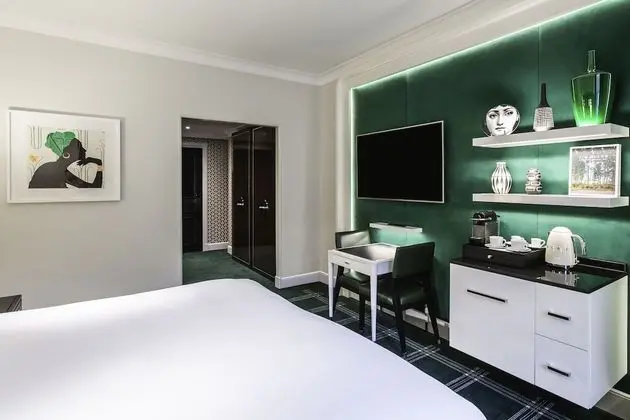 Premium Oda, 1 En Büyük (King) Boy Yatak (Luxury Waterloo Place/Pall Mall View)