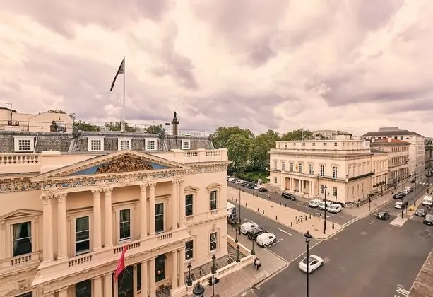 Premium Oda, 1 En Büyük (King) Boy Yatak (Luxury Waterloo Place/Pall Mall View)