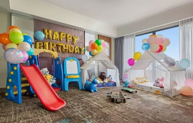 Family Süit, 1 En Büyük (King) Boy Yatak, Şehir Manzaralı (Junior)