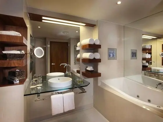 Superior Tek Büyük Yataklı Oda, 2 Çift Kişilik Yatak, Balkon