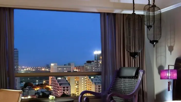 Luxury Oda, 1 En Büyük (King) Boy Yatak, Business Dinlenme Salonu Kullanımı, Şehir Manzaralı