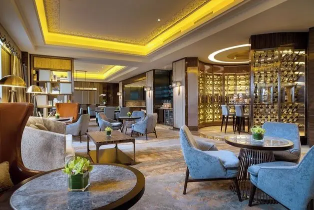 Club Süit, 1 En Büyük (King) Boy Yatak, Business Dinlenme Salonu Kullanımı (Prestige)