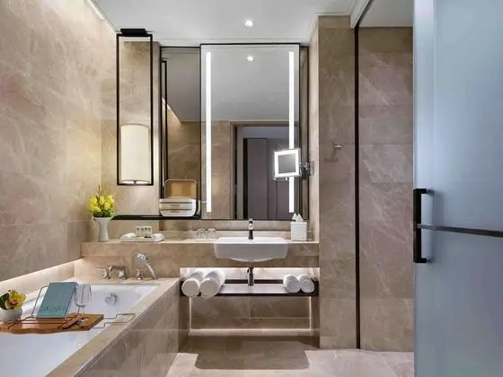 LUXURY CLUB ROOM, Club Millésime Access, 1 King  Bed, Heritage or Pool View, High Floor