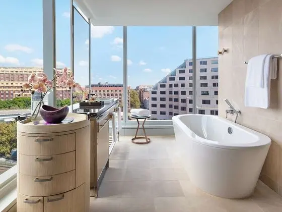 Luxury Oda, 1 En Büyük (King) Boy Yatak, Köşe