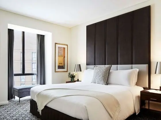 PRESTIGE SUITE, Club Sofitel Access, 1 King Siz e Bed, Separate Living Room
