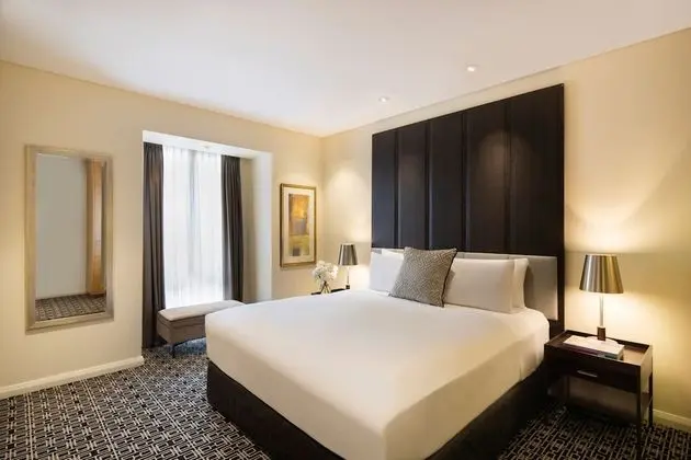 PRESTIGE SUITE, Club Sofitel Access, 1 King Siz e Bed, Separate Living Room