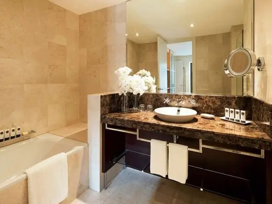 PRESTIGE SUITE, Club Sofitel Access, 1 King Siz e Bed, Separate Living Room