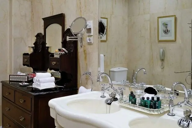 Luxury Oda, 1 En Büyük (King) Boy Yatak, Manzaralı (Nile View)