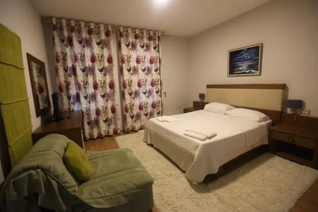 Tek Büyük Yataklı Oda