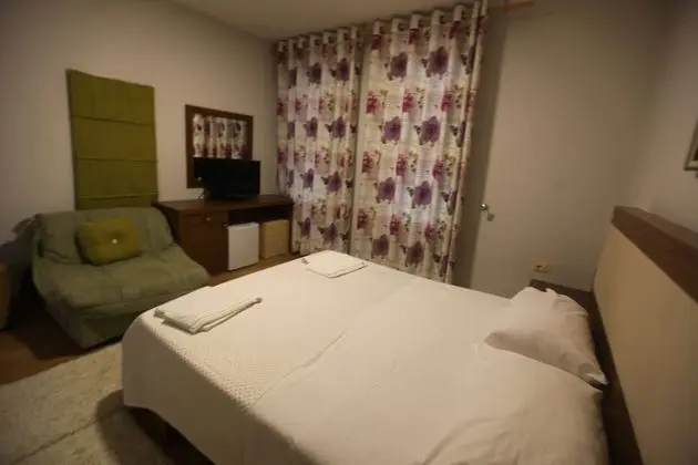 Tek Büyük Yataklı Oda