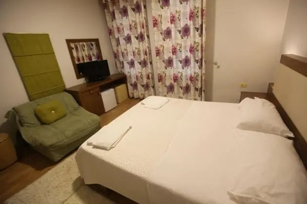 Tek Büyük Yataklı Oda