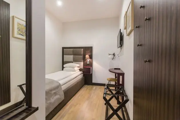 Tek Kişilik Oda, Penceresiz