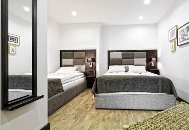 Üç Kişilik Oda, Penceresiz