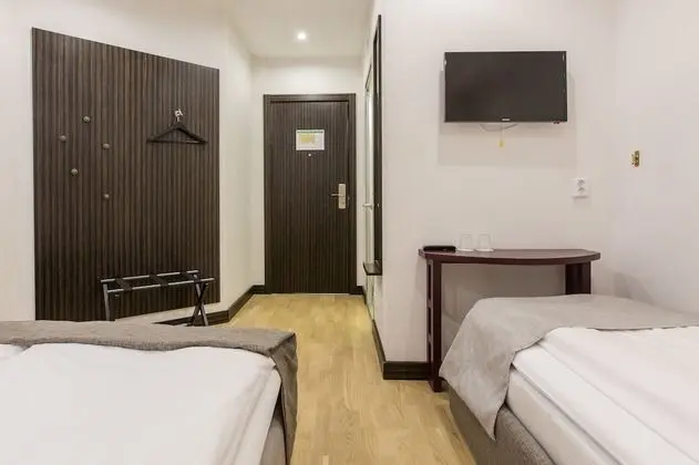 Üç Kişilik Oda, Penceresiz