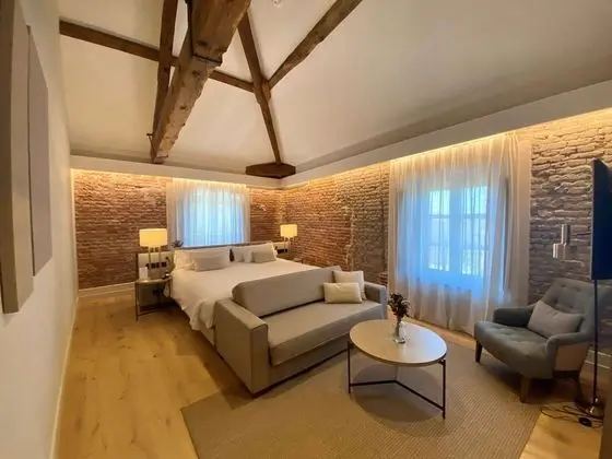 Junior Süit, 1 En Büyük (King) Boy Yatak ve Çekyat, Sigara İçilmez (with Sofabed)