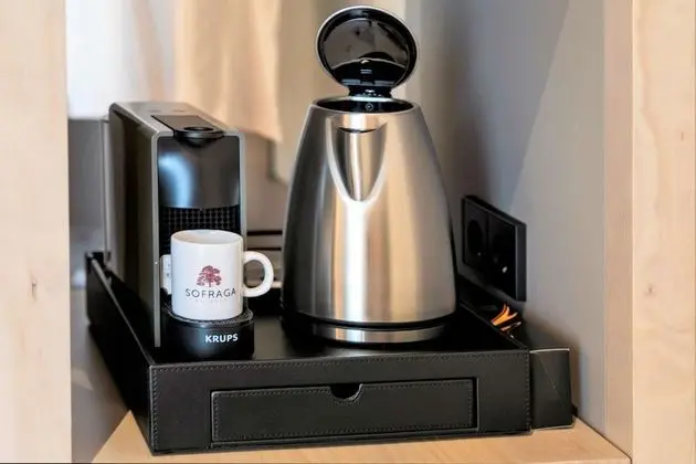 Premium Oda, 1 En Büyük (King) Boy Yatak ve Çekyat, Sigara İçilmez (with Sofabed)