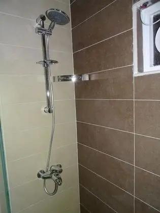 Üç Kişilik Oda