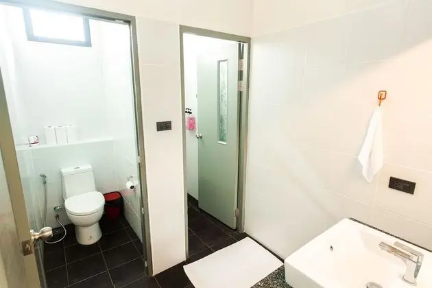 Single Room with Shared Bathroom