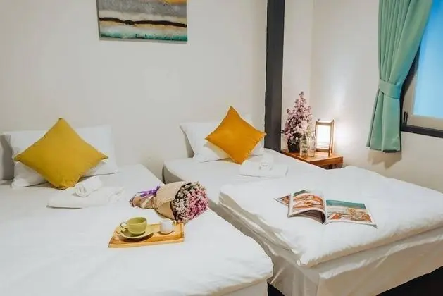 Twin Room with Shared Bathroom