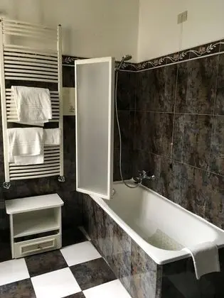 Economy Tek Büyük veya İki Ayrı Yataklı Oda, 1 Çift Kişilik veya 2 Tek Kişilik Yatak, Banyolu/Duşlu