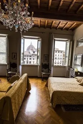 Romantic Süit, 1 Çift Kişilik veya 2 Tek Kişilik Yatak, Banyolu/Duşlu, Şehir Manzaralı
