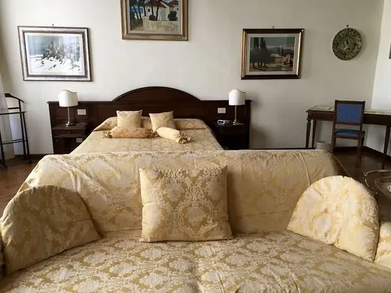 Romantic Süit, 1 Çift Kişilik veya 2 Tek Kişilik Yatak, Banyolu/Duşlu, Şehir Manzaralı