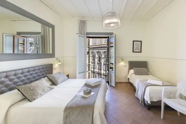 Üç Kişilik Oda (Duomo View)