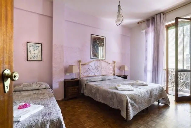 Basic Üç Kişilik Oda