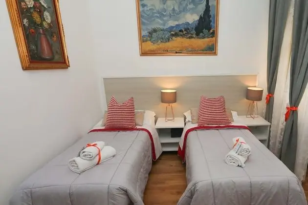 City Tek Büyük veya İki Ayrı Yataklı Oda