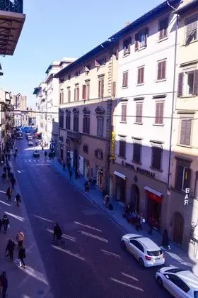 Tek Büyük veya İki Ayrı Yataklı Oda, Banyolu/Duşlu