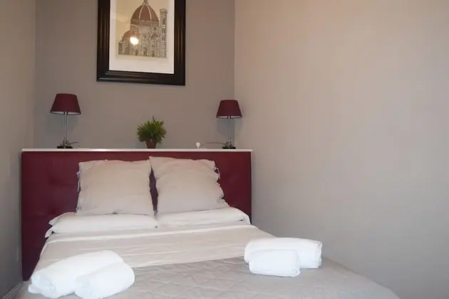 Tek Büyük veya İki Ayrı Yataklı Oda, Ortak Banyo