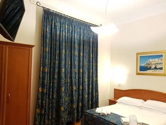 Superior Tek Büyük veya İki Ayrı Yataklı Oda