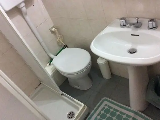 Dört Kişilik Oda, Sigara İçilmez
