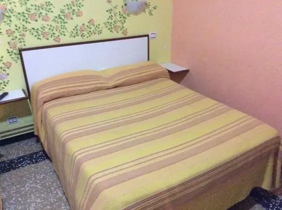 Tek Büyük Yataklı Oda, 1 Büyük (Queen) Boy Yatak, Sigara İçilmez