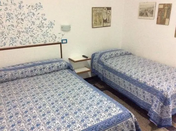 Üç Kişilik Oda