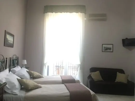 Standard Üç Kişilik Oda