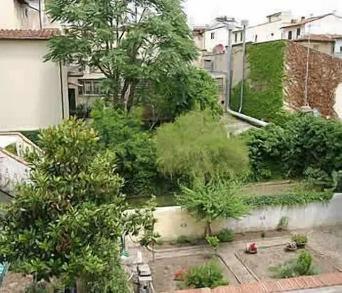 Standard Tek Büyük veya İki Ayrı Yataklı Oda, Buzdolabı, Bahçeli