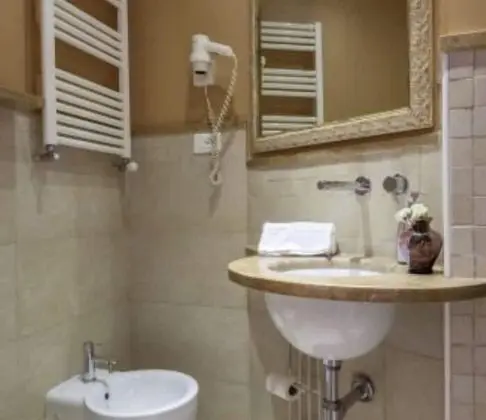 Tek Kişilik Oda, Buzdolabı, Avlu