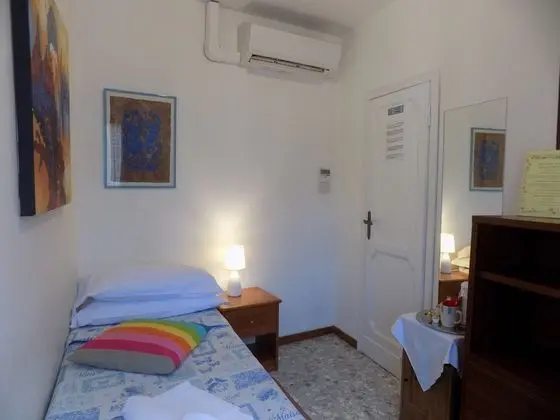 Basic Tek Kişilik Oda, 1 Tek Kişilik Yatak, Ortak Banyo
