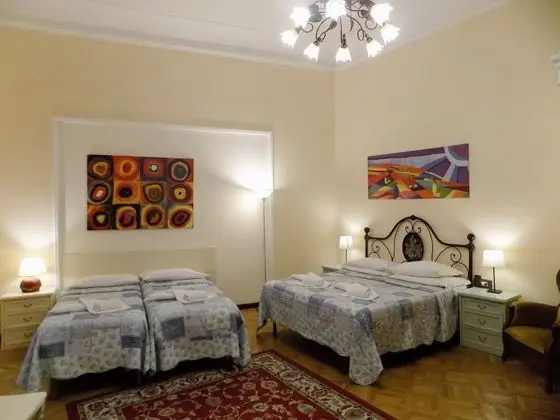 Standard Dört Kişilik Oda, Banyolu/Duşlu