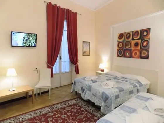 Standard Dört Kişilik Oda, Banyolu/Duşlu