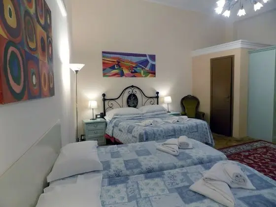 Standard Dört Kişilik Oda, Banyolu/Duşlu