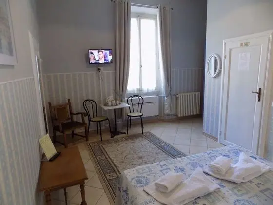 Tek Büyük Yataklı Oda, Ortak Banyo