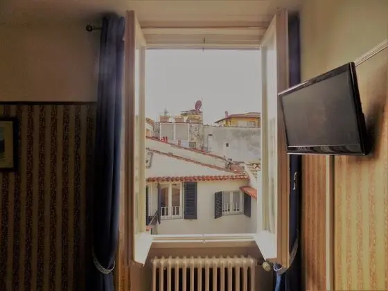 Tek Büyük Yataklı Oda, Ortak Banyo