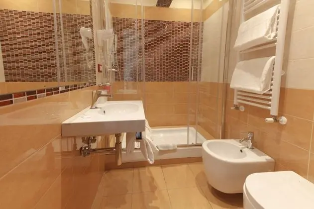 Tek Büyük Yataklı Oda, Balkon, Şehir Manzaralı