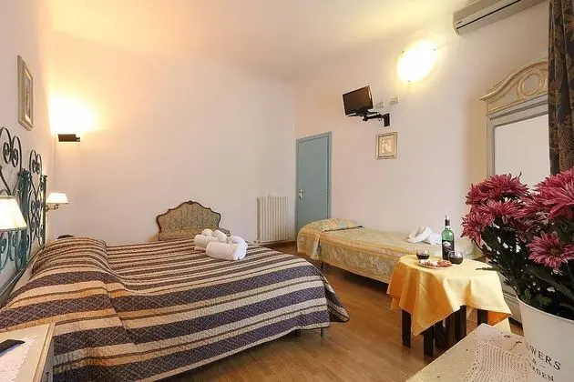 Üç Kişilik Oda