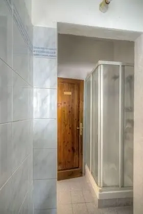 Basic Tek Büyük Yataklı Oda, Ortak Banyo, Şehir Manzaralı