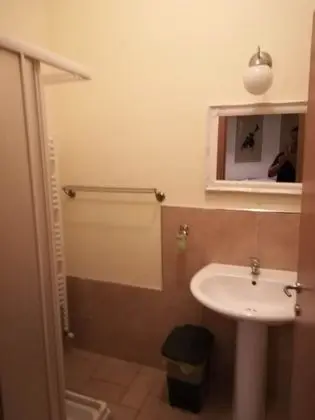 Basic Tek Büyük Yataklı Oda