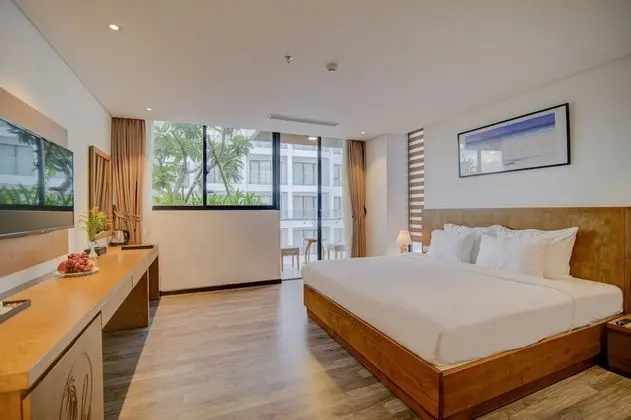 Deluxe Tek Büyük veya İki Ayrı Yataklı Oda, Balkon, Şehir Manzaralı