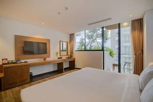 Deluxe Tek Büyük veya İki Ayrı Yataklı Oda, Balkon, Şehir Manzaralı
